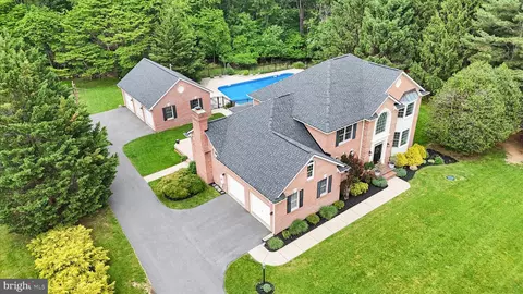 6618 Nahal Dr, Frederick, MD 21702