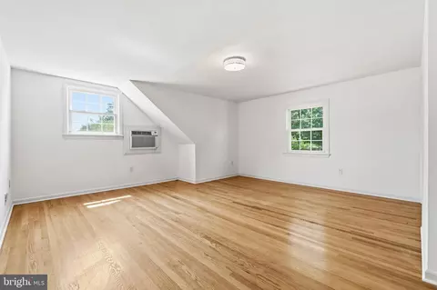 Bedroom - 6783 Sunnybrook Dr, Frederick, MD 21702 photo 5 of 8