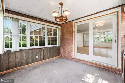 Exterior - 6783 Sunnybrook Dr, Frederick, MD 21702 photo 5 of 6