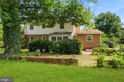 Exterior - 6783 Sunnybrook Dr, Frederick, MD 21702 photo 6 of 6