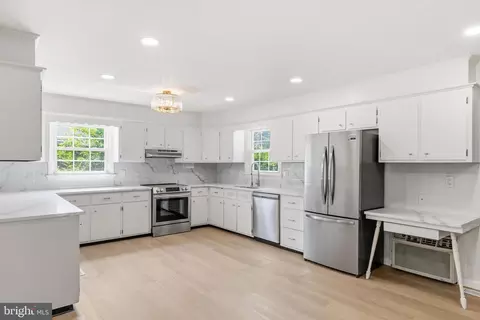 Kitchen - 6783 Sunnybrook Dr, Frederick, MD 21702 photo 2 of 4