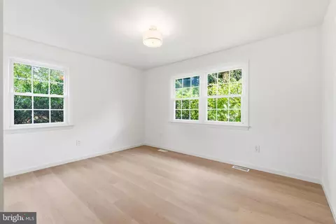 Bedroom - 6783 Sunnybrook Dr, Frederick, MD 21702 photo 3 of 8