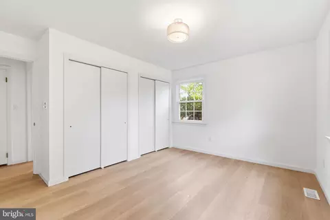 Bedroom - 6783 Sunnybrook Dr, Frederick, MD 21702 photo 4 of 8