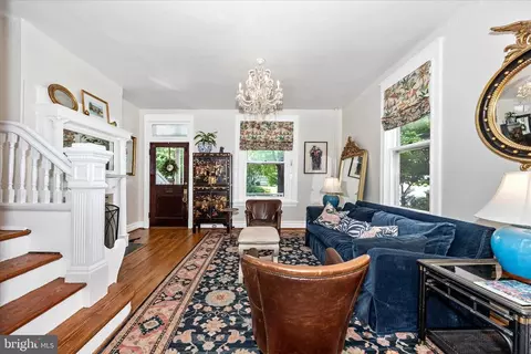 Entry Way - 506 Elm St, Frederick, MD 21701 photo 2 of 4