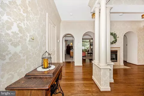 Entry Way - 803 Dunbrooke Ct, Frederick, MD 21701 photo 3 of 5