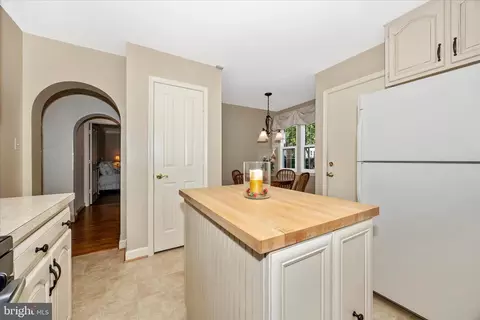 Entry Way - 803 Dunbrooke Ct, Frederick, MD 21701 photo 5 of 5