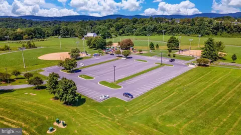 Exterior - 605 Tivoli Rd, Frederick, MD 21703 photo 8 of 9
