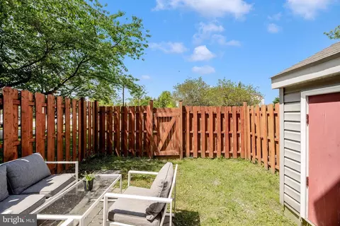 Exterior - 605 Tivoli Rd, Frederick, MD 21703 photo 5 of 9