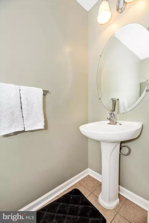 Bath - 605 Tivoli Rd, Frederick, MD 21703 photo 1 of 2
