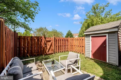 Exterior - 605 Tivoli Rd, Frederick, MD 21703 photo 6 of 9