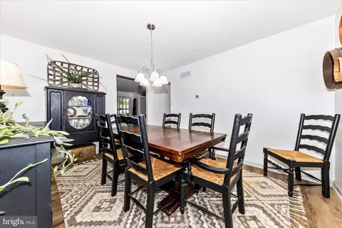 Dining - 306 E D St, Brunswick, MD 21716 photo 3 of 4