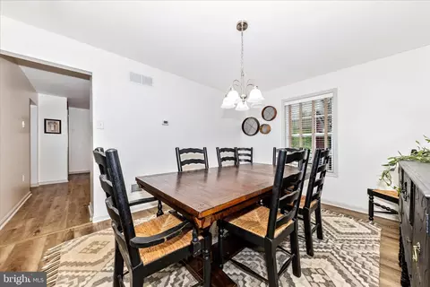 Dining - 306 E D St, Brunswick, MD 21716 photo 2 of 4