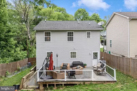 Exterior - 306 E D St, Brunswick, MD 21716 photo 9 of 15