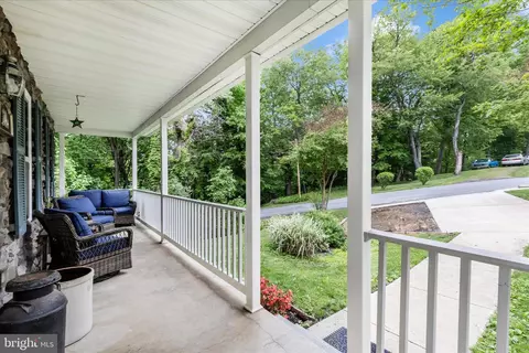 Exterior - 306 E D St, Brunswick, MD 21716 photo 5 of 15