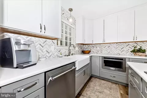 Kitchen - 306 E D St, Brunswick, MD 21716 photo 3 of 4