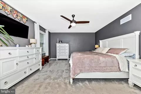 Bedroom - 306 E D St, Brunswick, MD 21716 photo 2 of 11