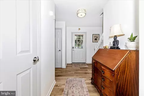 Entry Way - 306 E D St, Brunswick, MD 21716 photo 1 of 4