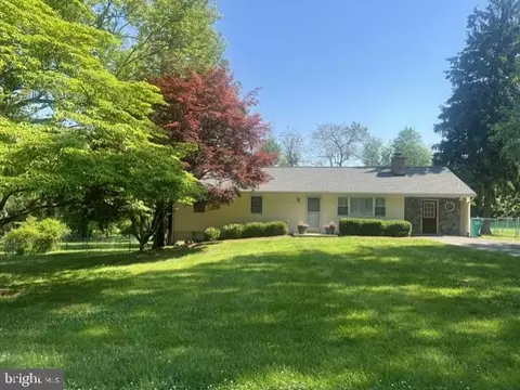 9712 Thompson Dr, Ijamsville, MD 21754