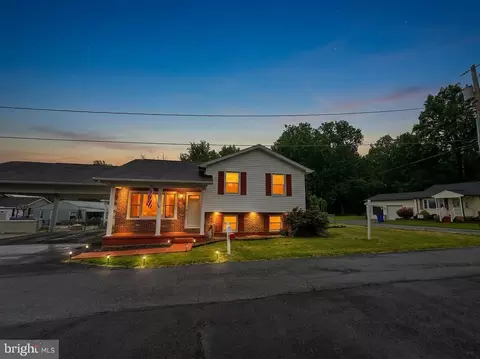 4 S Altamont Ave, Thurmont, MD 21788