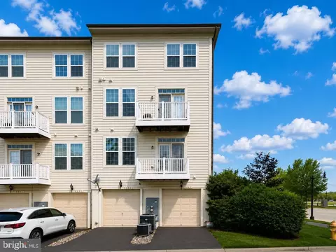 Exterior - 9555 Hyde Pl, Frederick, MD 21704 photo 2 of 2