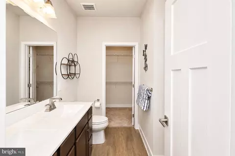 Entry Way - 318 Patterson Park Rd, Frederick, MD 21703 photo 5 of 17