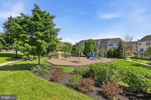 Exterior - 3998 Braidwood Dr N, Frederick, MD 21704 photo 9 of 10