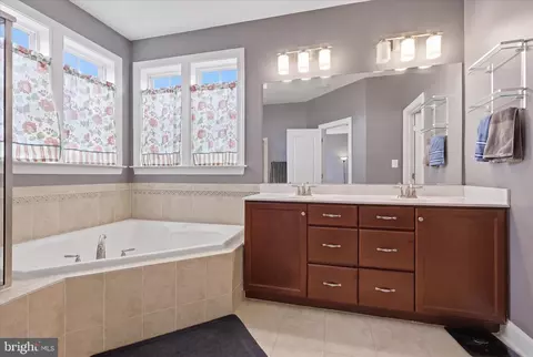 Bath - 3998 Braidwood Dr N, Frederick, MD 21704 photo 3 of 3