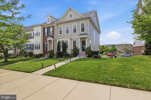 Exterior - 3998 Braidwood Dr N, Frederick, MD 21704 photo 3 of 10
