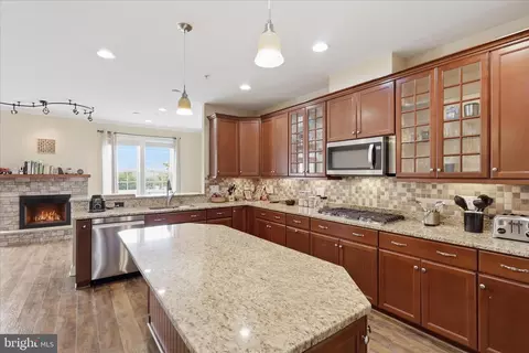 Kitchen - 3998 Braidwood Dr N, Frederick, MD 21704 photo 3 of 4