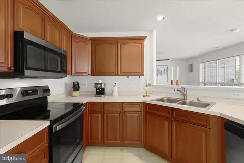 Kitchen - 595 Cawley Dr #4 2A, Frederick, MD 21703 photo 4 of 5