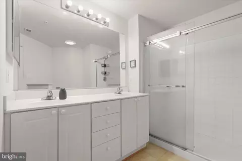 Bath - 595 Cawley Dr #4 2A, Frederick, MD 21703 photo 1 of 4