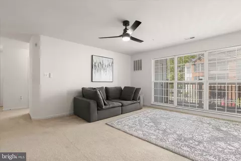 Living - 595 Cawley Dr #4 2A, Frederick, MD 21703 photo 2 of 3