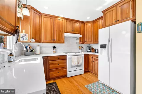 Kitchen - 2 Lombardy Dr, Middletown, MD 21769 photo 2 of 2