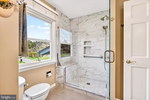 Bath - 2 Lombardy Dr, Middletown, MD 21769 photo 1 of 3