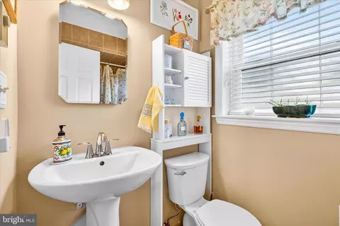 Bath - 2 Lombardy Dr, Middletown, MD 21769 photo 2 of 3
