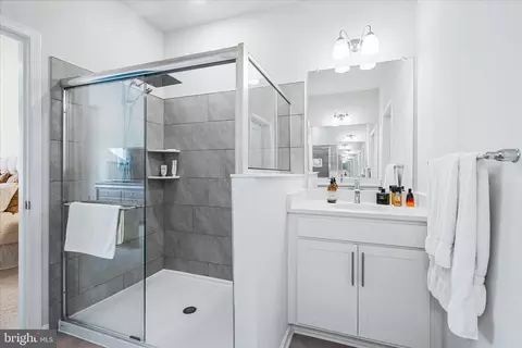 Bath - 493 Hanson St, Frederick, MD 21701 photo 1 of 2