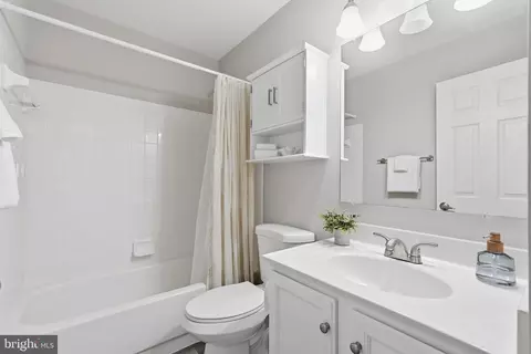 Bath - 6203 Cliffside Ter, Frederick, MD 21701 photo 5 of 5