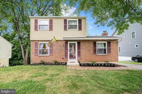 212 Wintergreen Ln, Brunswick, MD 21716