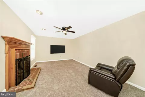 Living - 9534 Liberty Rd, Frederick, MD 21701 photo 4 of 5