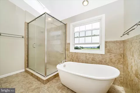 Bath - 9534 Liberty Rd, Frederick, MD 21701 photo 3 of 5