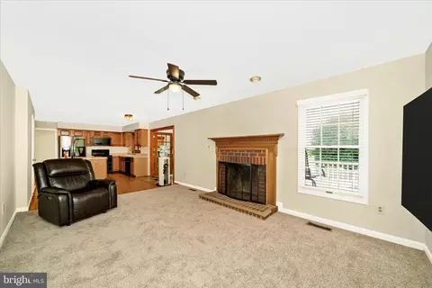Living - 9534 Liberty Rd, Frederick, MD 21701 photo 3 of 5