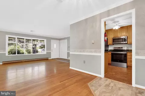 Living - 5827 Etzler Rd, Frederick, MD 21702 photo 5 of 15