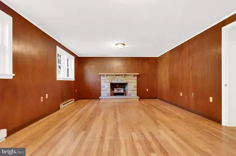Living - 5827 Etzler Rd, Frederick, MD 21702 photo 14 of 15