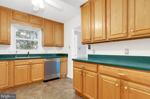 Kitchen - 5827 Etzler Rd, Frederick, MD 21702 photo 2 of 5
