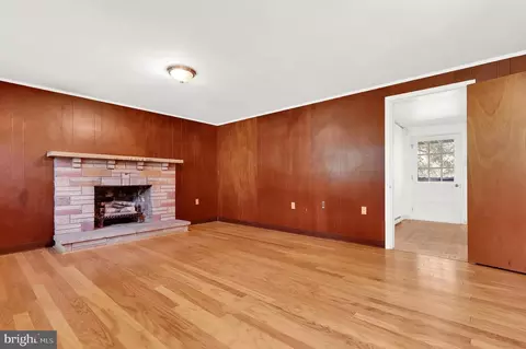 Living - 5827 Etzler Rd, Frederick, MD 21702 photo 13 of 15