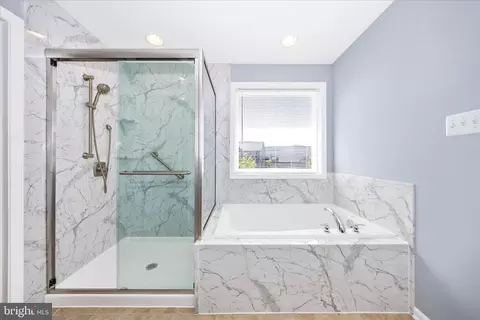 Bath - 2021 Chamberlain Dr, Frederick, MD 21702 photo 1 of 2
