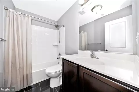Bath - 2021 Chamberlain Dr, Frederick, MD 21702 photo 2 of 2
