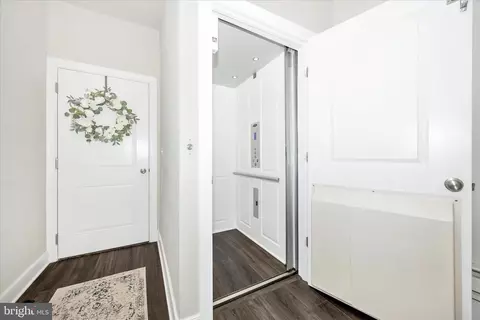 Entry Way - 7135 Delegate Pl, Frederick, MD 21703 photo 3 of 17