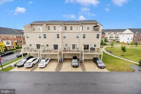 Exterior - 7135 Delegate Pl, Frederick, MD 21703 photo 4 of 8