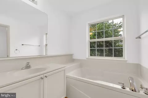 Bath - 2495 Lakeside Dr, Frederick, MD 21702 photo 2 of 4
